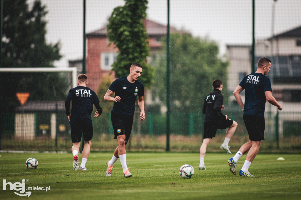 PGE FKS Stal wróciła do treningów