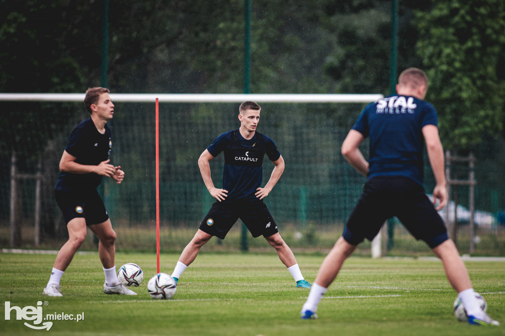 PGE FKS Stal wróciła do treningów