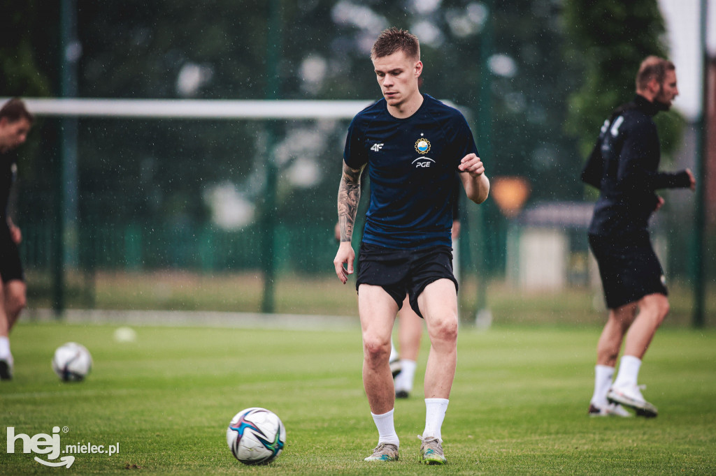 PGE FKS Stal wróciła do treningów