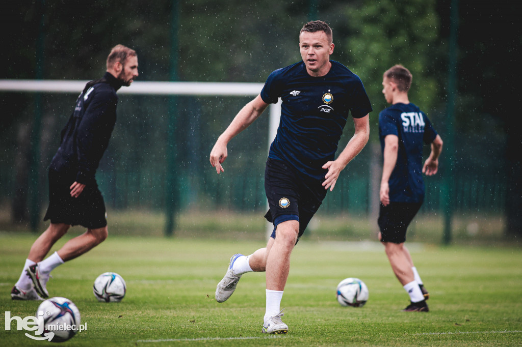 PGE FKS Stal wróciła do treningów