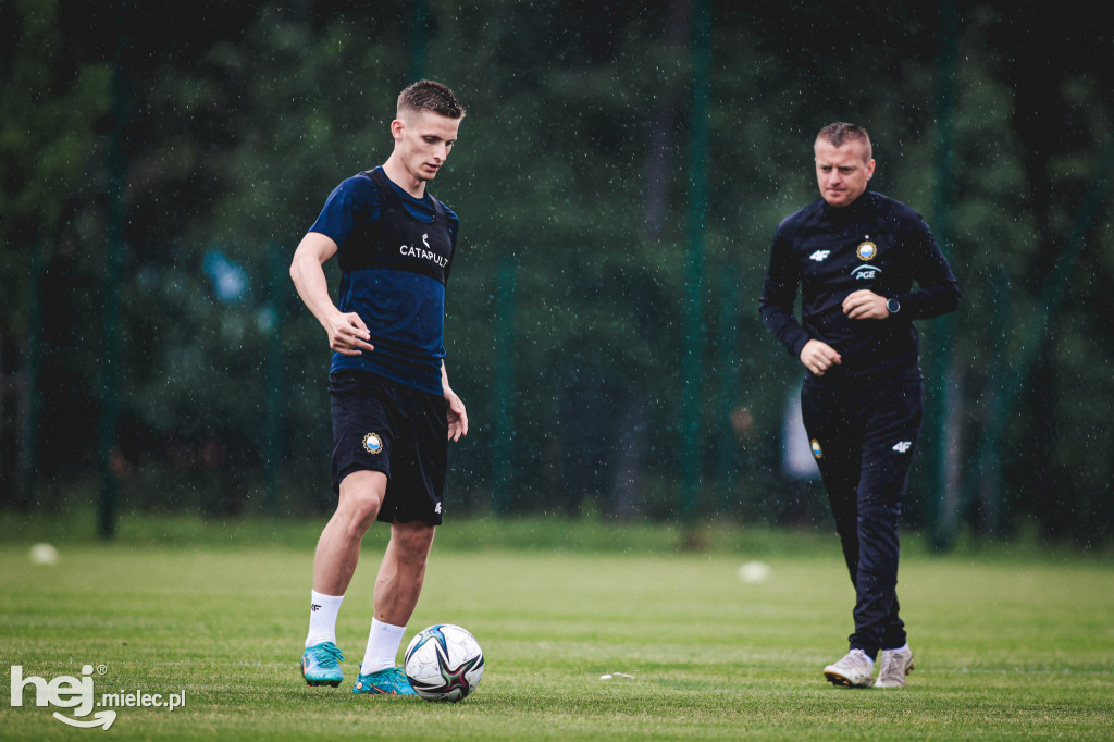 PGE FKS Stal wróciła do treningów