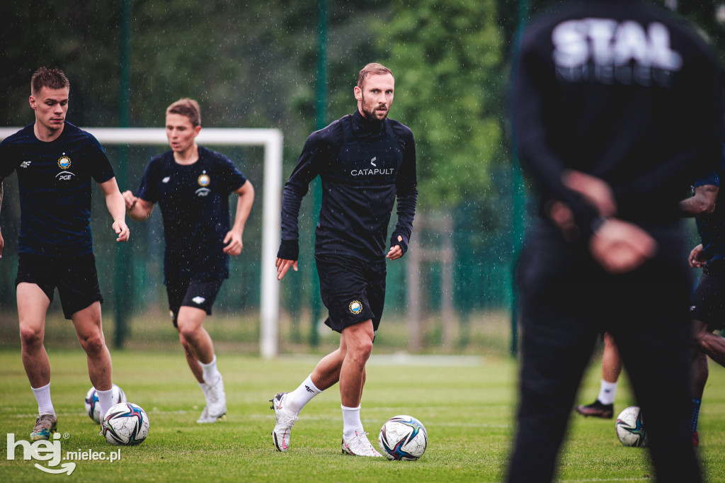 PGE FKS Stal wróciła do treningów
