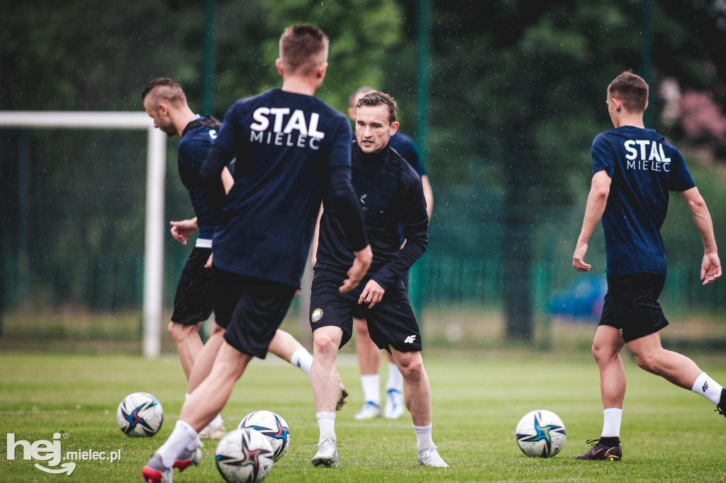 PGE FKS Stal wróciła do treningów