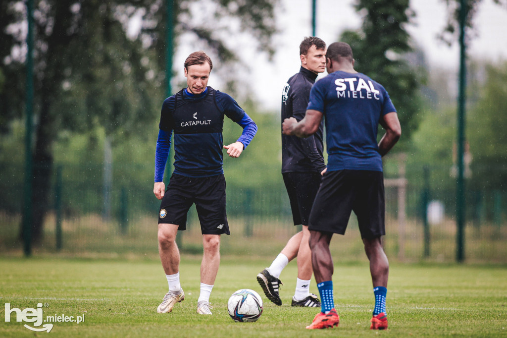 PGE FKS Stal wróciła do treningów