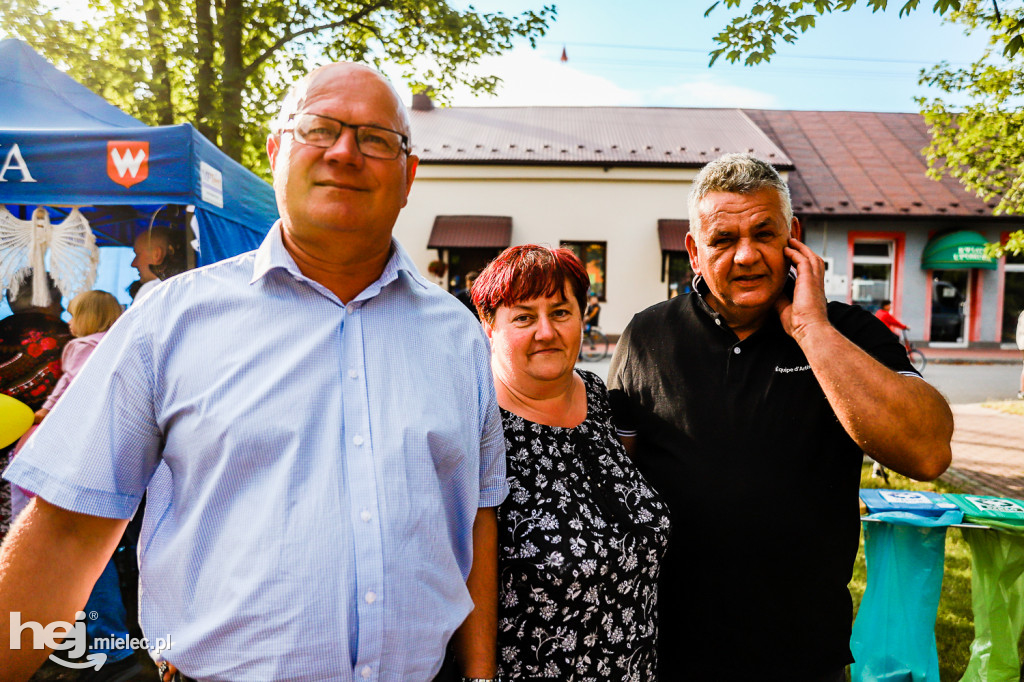 Biesiada w Borowskim Rynku i nowa fontanna w Borowej