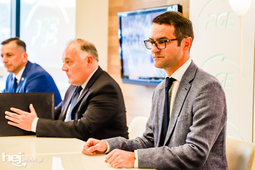 PGE sponsorem FKS Stal na kolejne trzy lata. Konferencja prasowa na PGE Narodowym