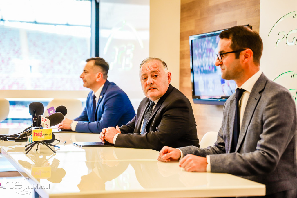 PGE sponsorem FKS Stal na kolejne trzy lata. Konferencja prasowa na PGE Narodowym