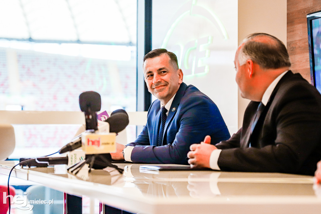 PGE sponsorem FKS Stal na kolejne trzy lata. Konferencja prasowa na PGE Narodowym