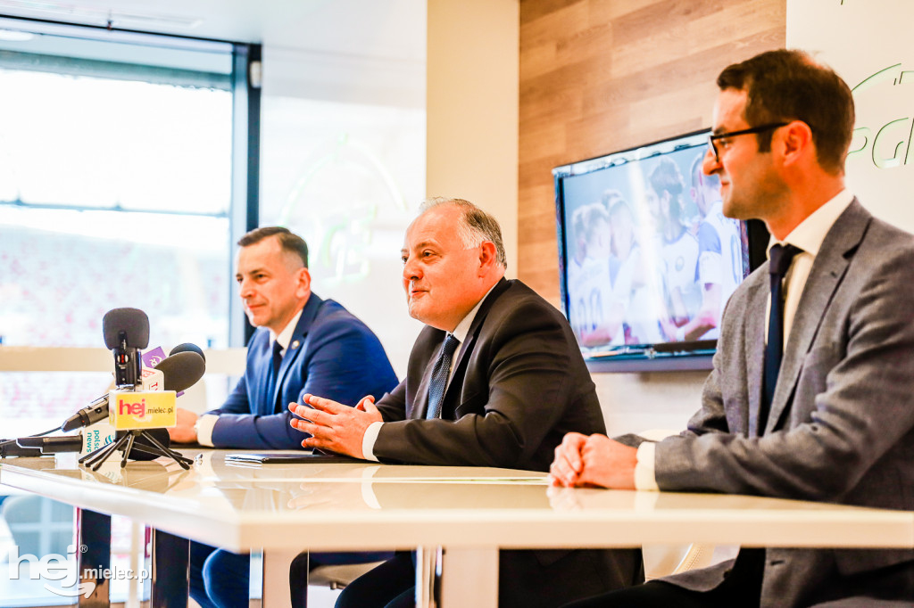 PGE sponsorem FKS Stal na kolejne trzy lata. Konferencja prasowa na PGE Narodowym