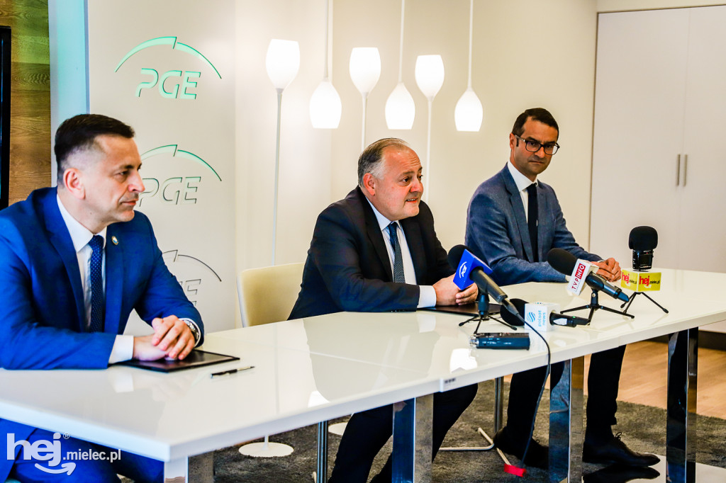 PGE sponsorem FKS Stal na kolejne trzy lata. Konferencja prasowa na PGE Narodowym