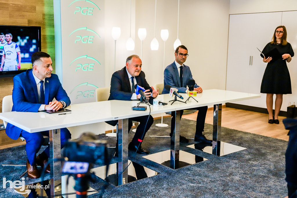 PGE sponsorem FKS Stal na kolejne trzy lata. Konferencja prasowa na PGE Narodowym