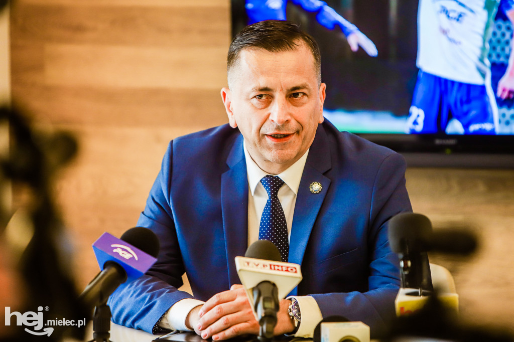 PGE sponsorem FKS Stal na kolejne trzy lata. Konferencja prasowa na PGE Narodowym