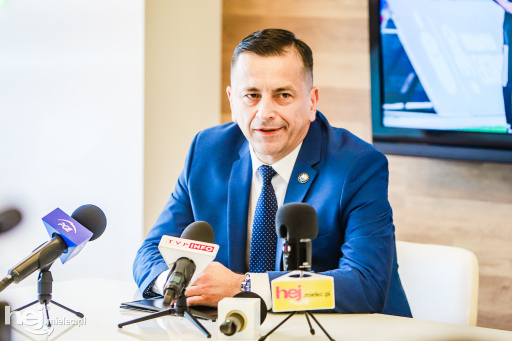 PGE sponsorem FKS Stal na kolejne trzy lata. Konferencja prasowa na PGE Narodowym
