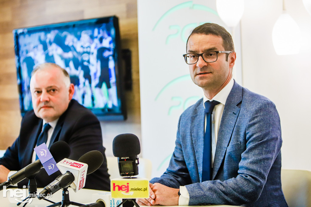 PGE sponsorem FKS Stal na kolejne trzy lata. Konferencja prasowa na PGE Narodowym