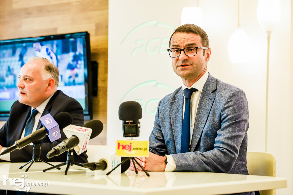 PGE sponsorem FKS Stal na kolejne trzy lata. Konferencja prasowa na PGE Narodowym