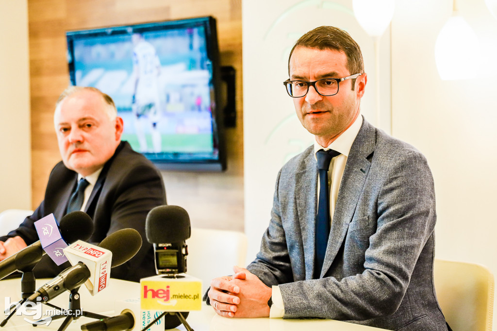 PGE sponsorem FKS Stal na kolejne trzy lata. Konferencja prasowa na PGE Narodowym