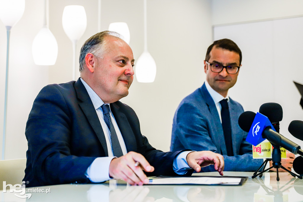 PGE sponsorem FKS Stal na kolejne trzy lata. Konferencja prasowa na PGE Narodowym