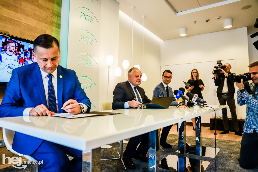 PGE sponsorem FKS Stal na kolejne trzy lata. Konferencja prasowa na PGE Narodowym