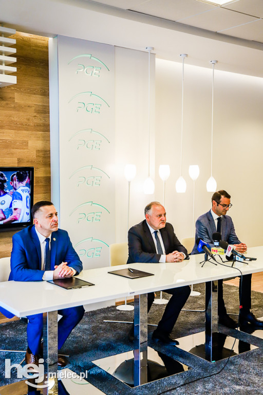 PGE sponsorem FKS Stal na kolejne trzy lata. Konferencja prasowa na PGE Narodowym