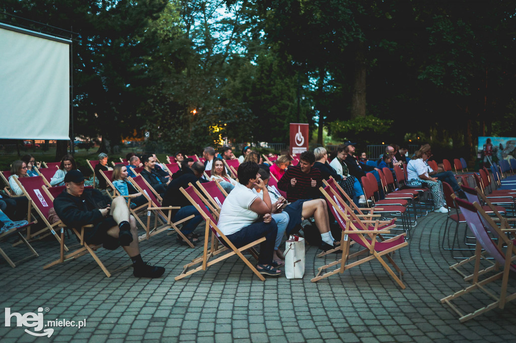 Plenerowe kino z muzyką na żywo