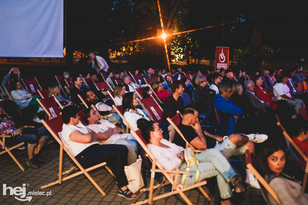 Plenerowe kino z muzyką na żywo