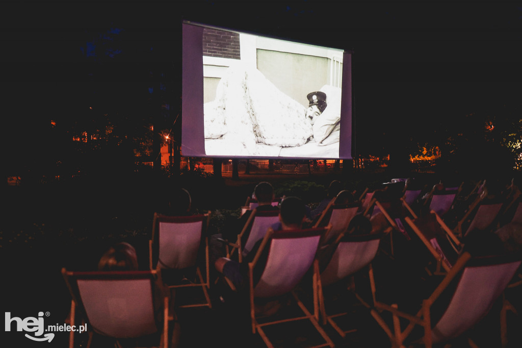 Plenerowe kino z muzyką na żywo