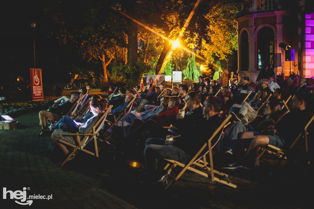 Plenerowe kino z muzyką na żywo