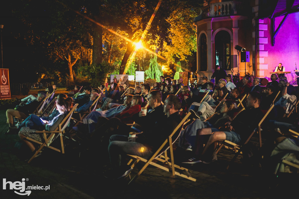 Plenerowe kino z muzyką na żywo