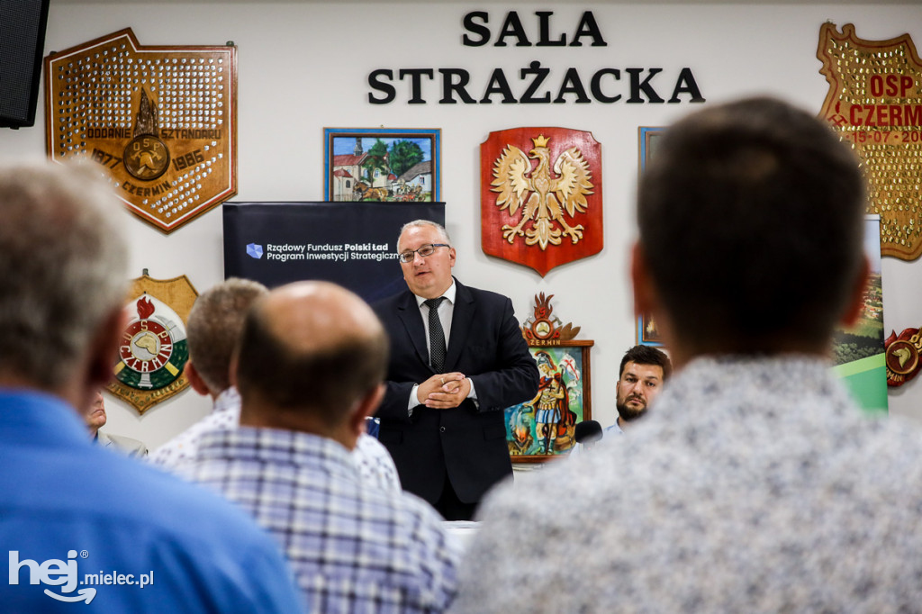 Podpisanie umowy na kanalizację w Czerminie