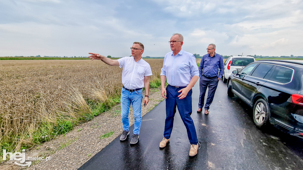 Padew buduje nowe drogi i osiedla