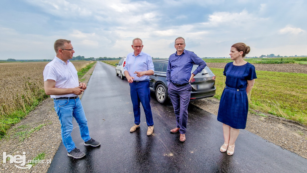 Padew buduje nowe drogi i osiedla