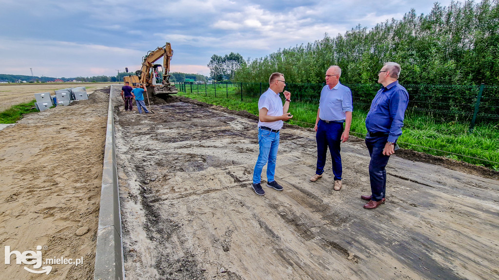 Padew buduje nowe drogi i osiedla