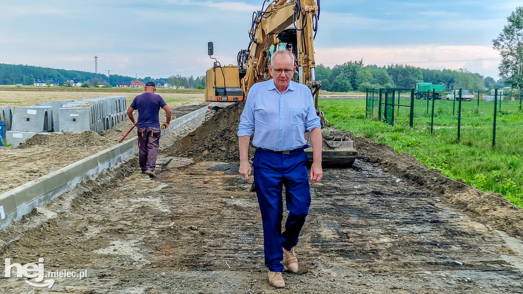 Padew buduje nowe drogi i osiedla