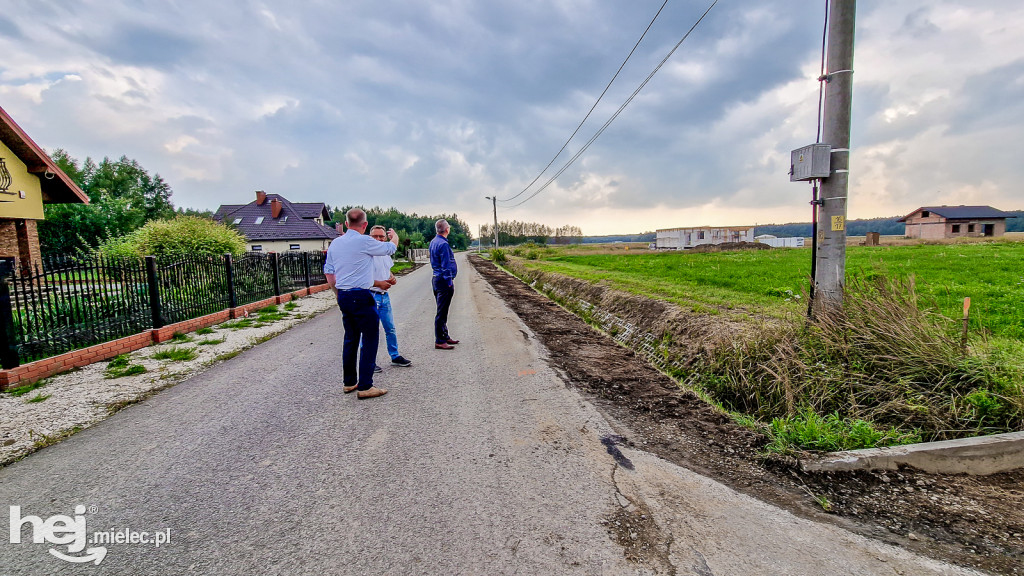 Padew buduje nowe drogi i osiedla