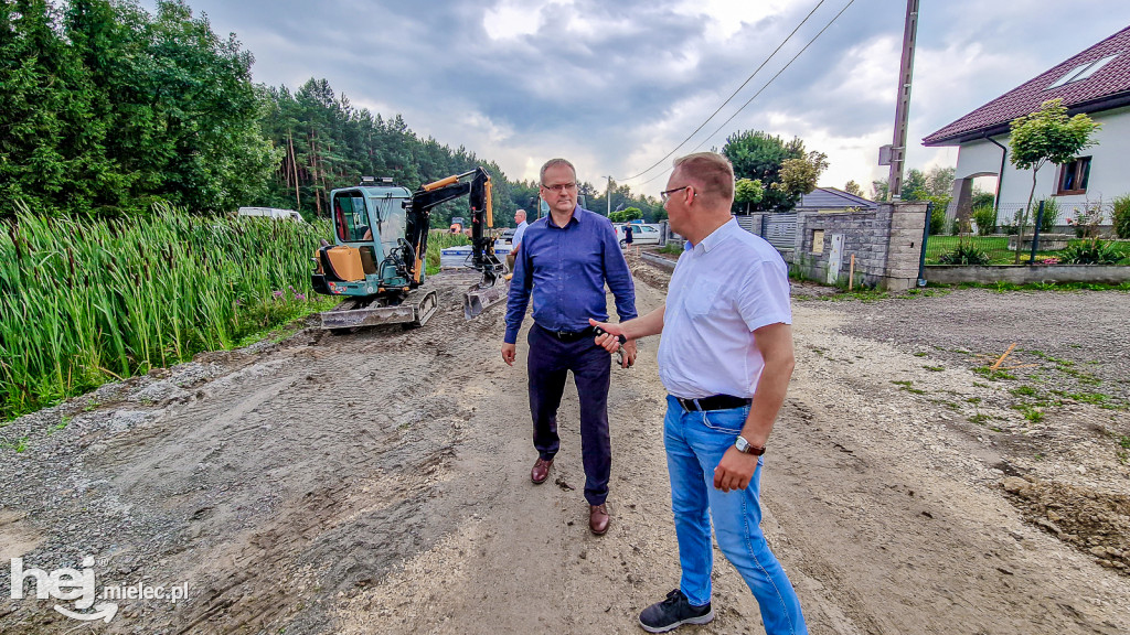 Padew buduje nowe drogi i osiedla