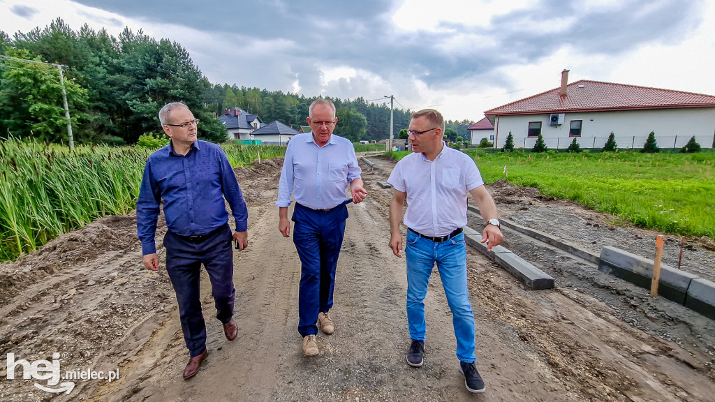 Padew buduje nowe drogi i osiedla