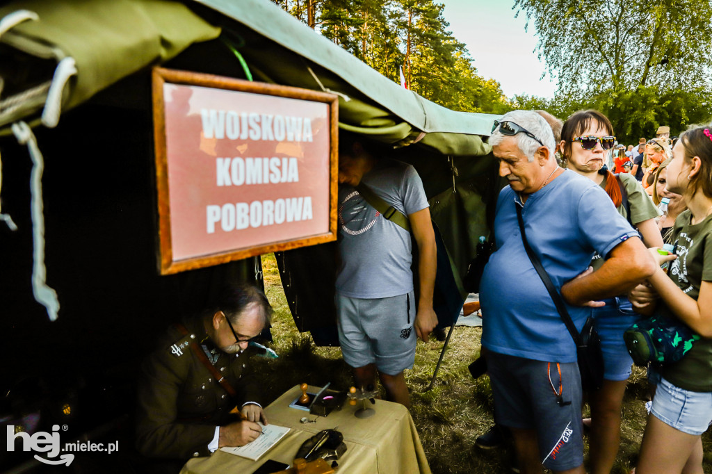 Konna kaskaderka i tłumy w Parku Blizna