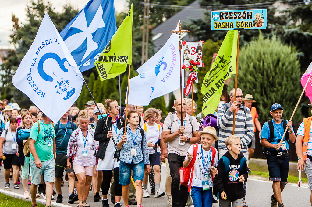 Pielgrzymi z Rzeszowa modlili się za Ojczyznę