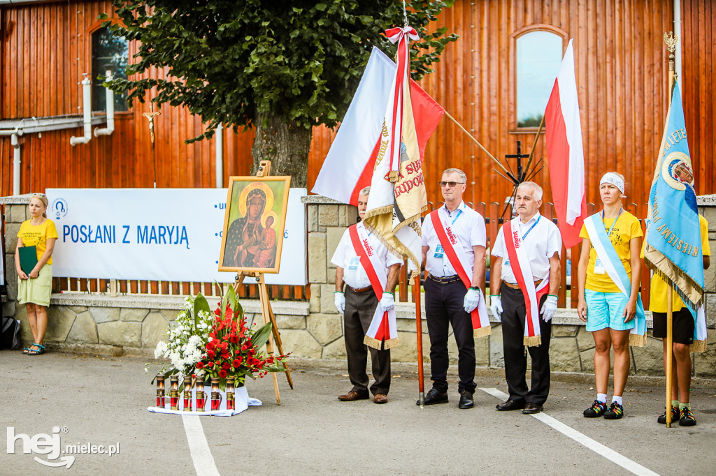 Pielgrzymi z Rzeszowa modlili się za Ojczyznę