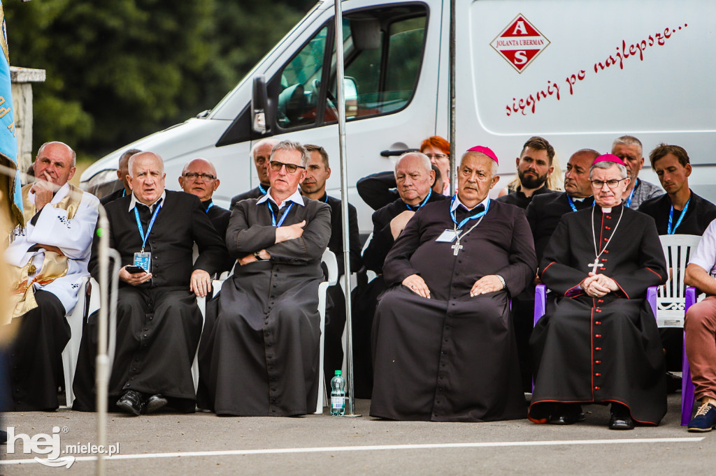 Pielgrzymi z Rzeszowa modlili się za Ojczyznę