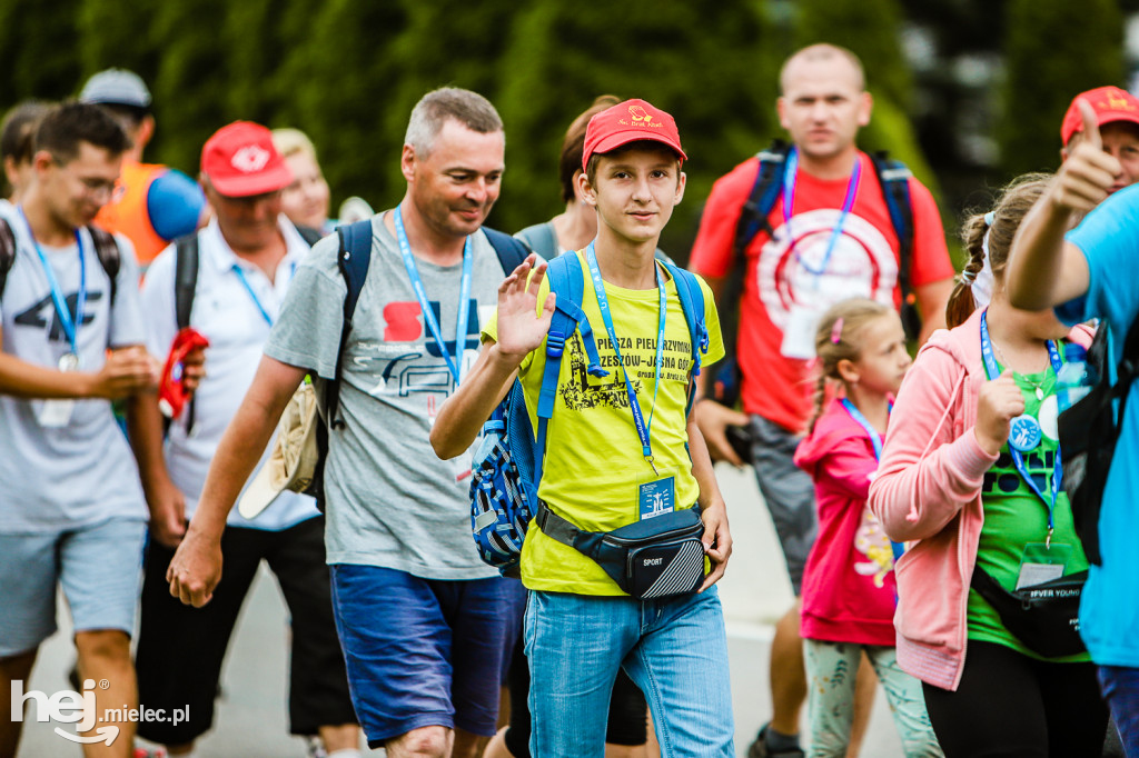 Pielgrzymi z Rzeszowa modlili się za Ojczyznę