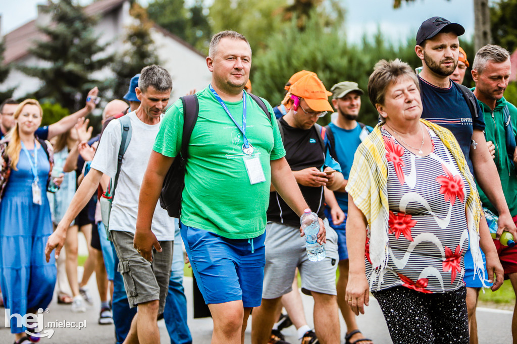 Pielgrzymi z Rzeszowa modlili się za Ojczyznę