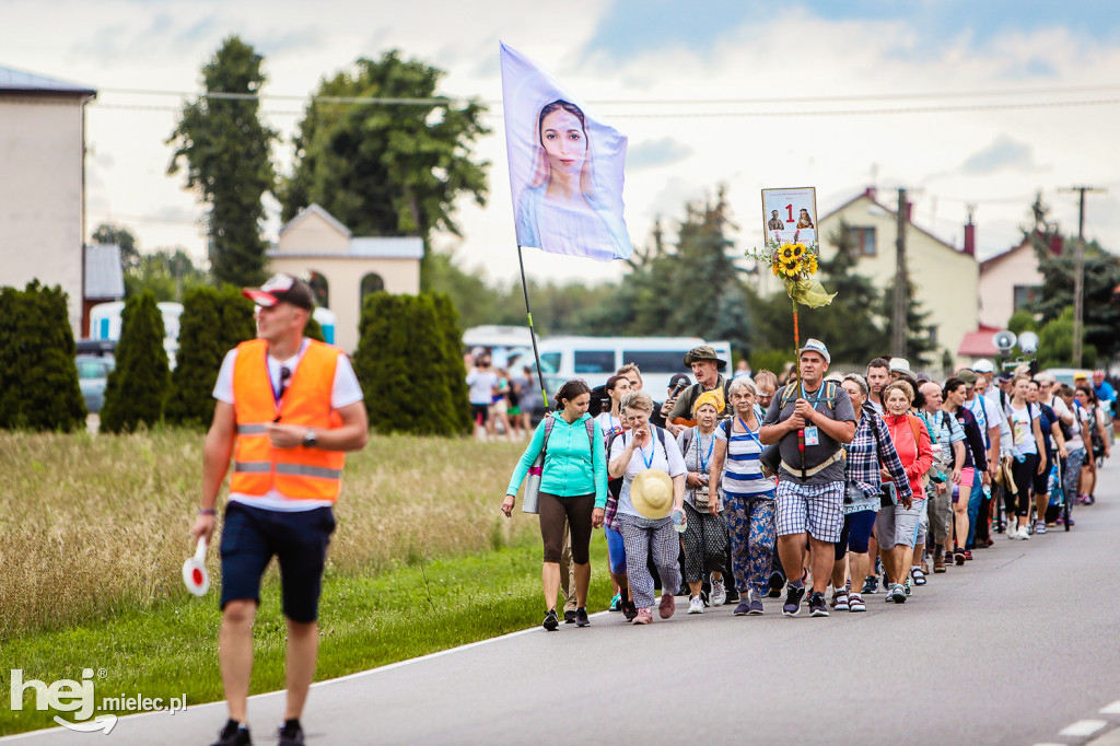 Pielgrzymi z Rzeszowa modlili się za Ojczyznę