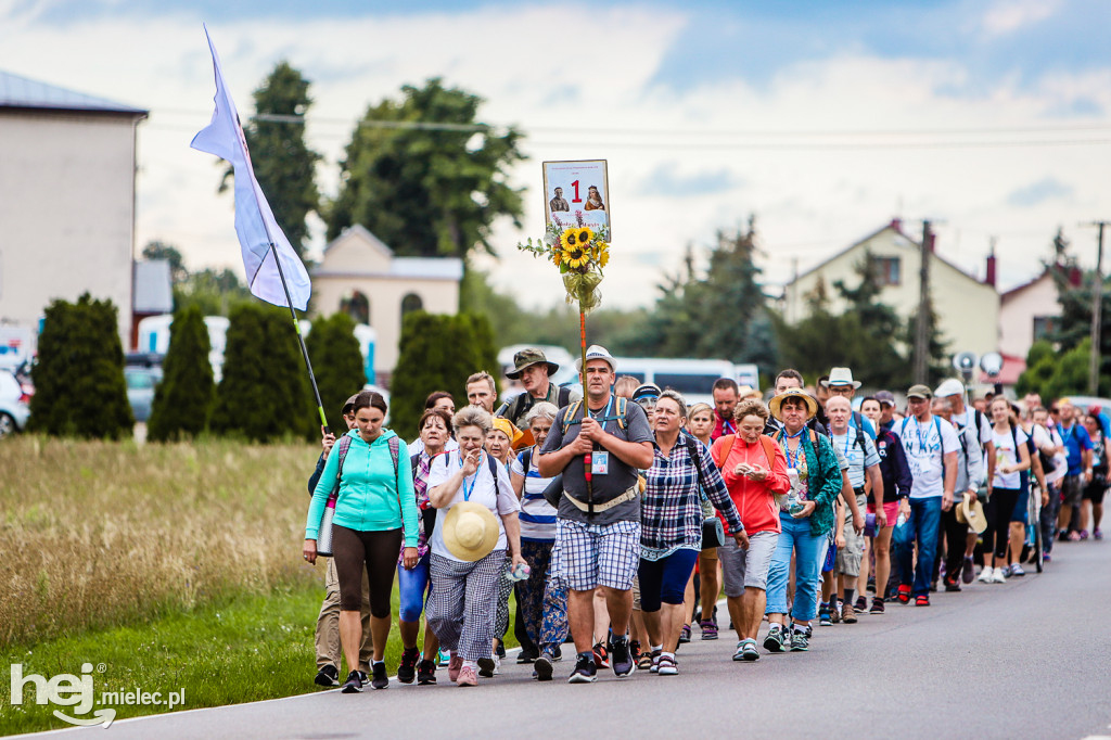 Pielgrzymi z Rzeszowa modlili się za Ojczyznę