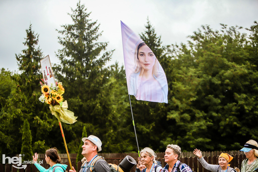 Pielgrzymi z Rzeszowa modlili się za Ojczyznę