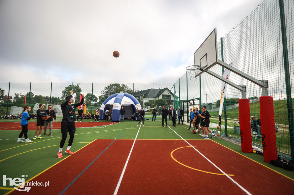 Otwarcie boiska sportowego na Bulwarach