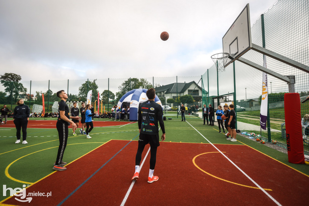 Otwarcie boiska sportowego na Bulwarach