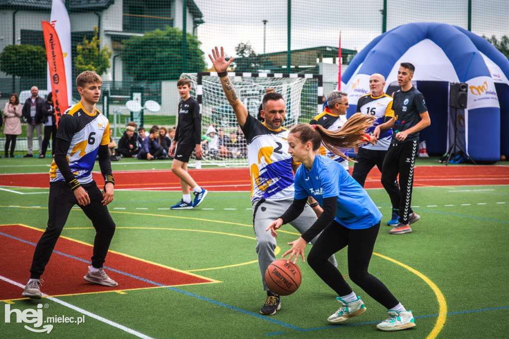 Otwarcie boiska sportowego na Bulwarach