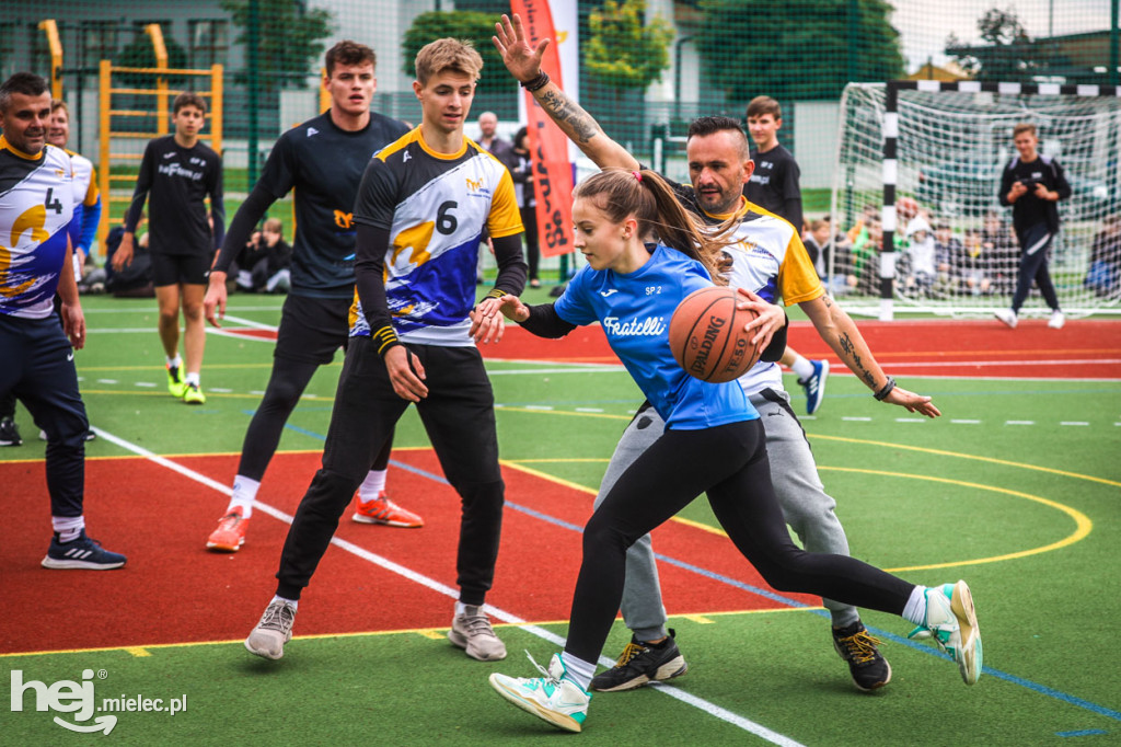 Otwarcie boiska sportowego na Bulwarach