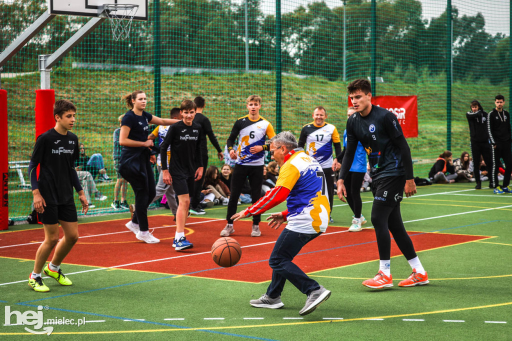 Otwarcie boiska sportowego na Bulwarach